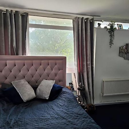 Double Private Room With Shared Bathroom Facilities Londra Exterior foto
