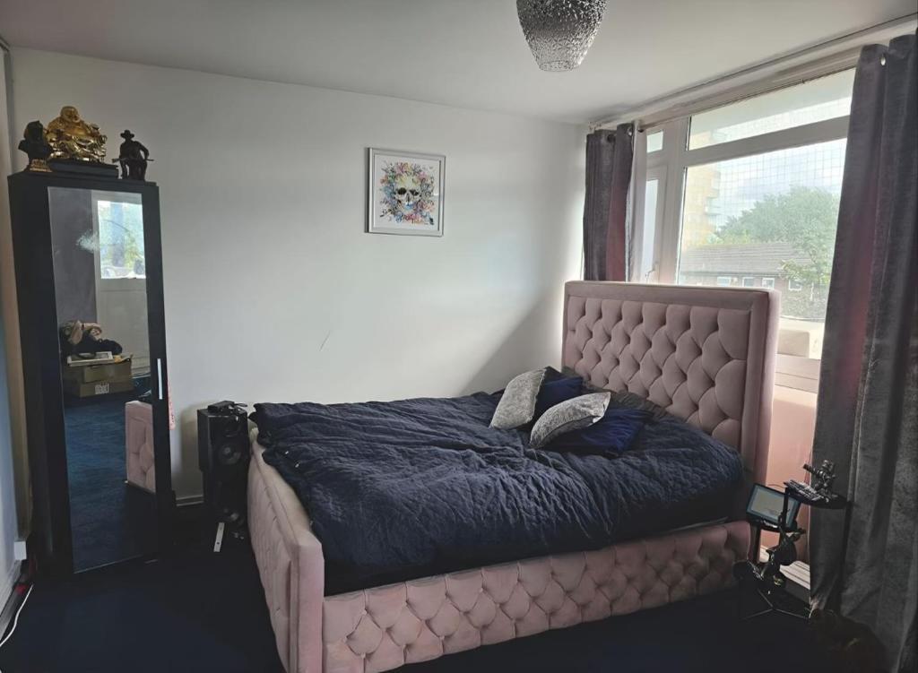 Double Private Room With Shared Bathroom Facilities Londra Exterior foto